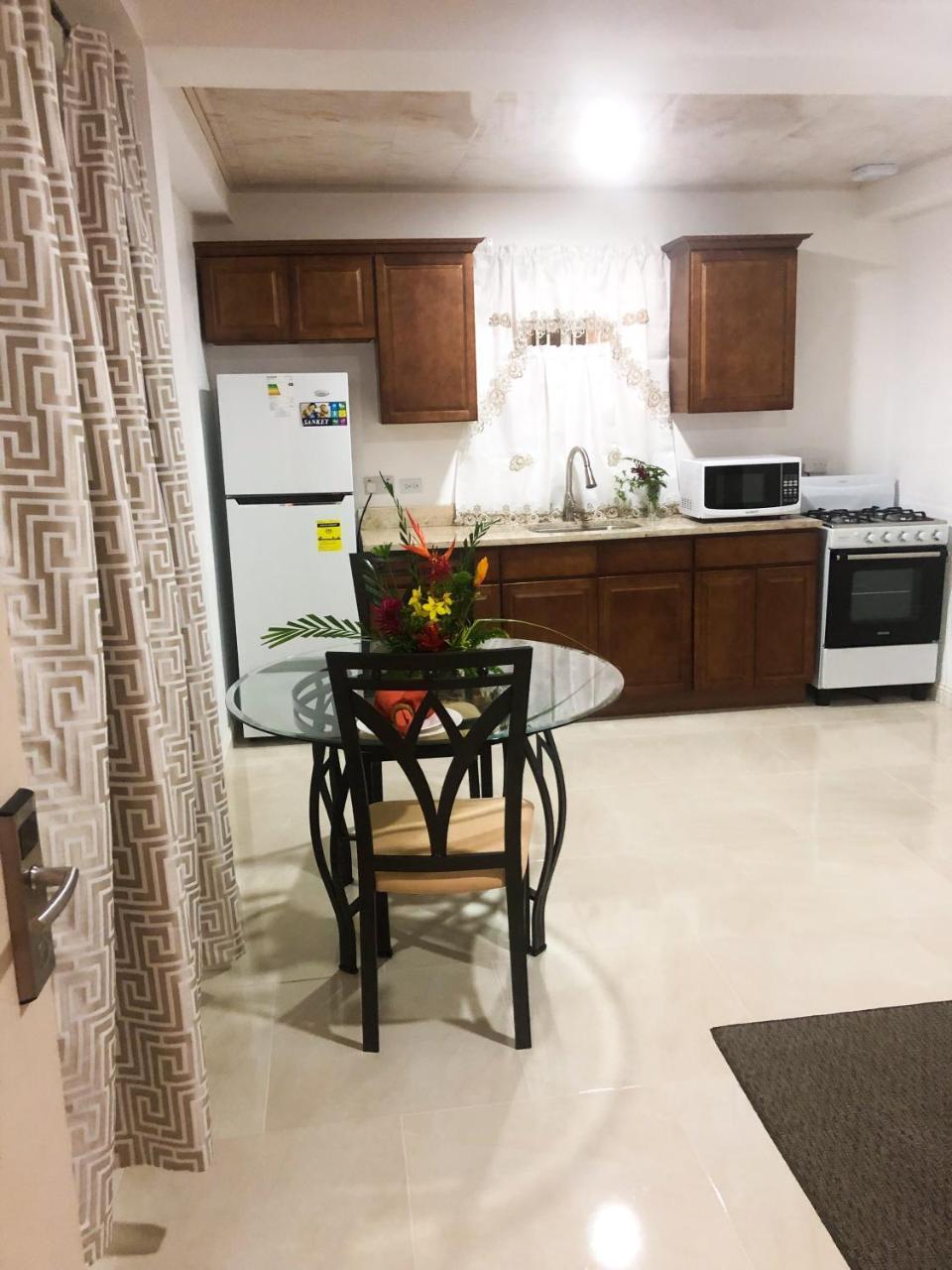 Calliandras Apartment Complex Ribishi Екстериор снимка